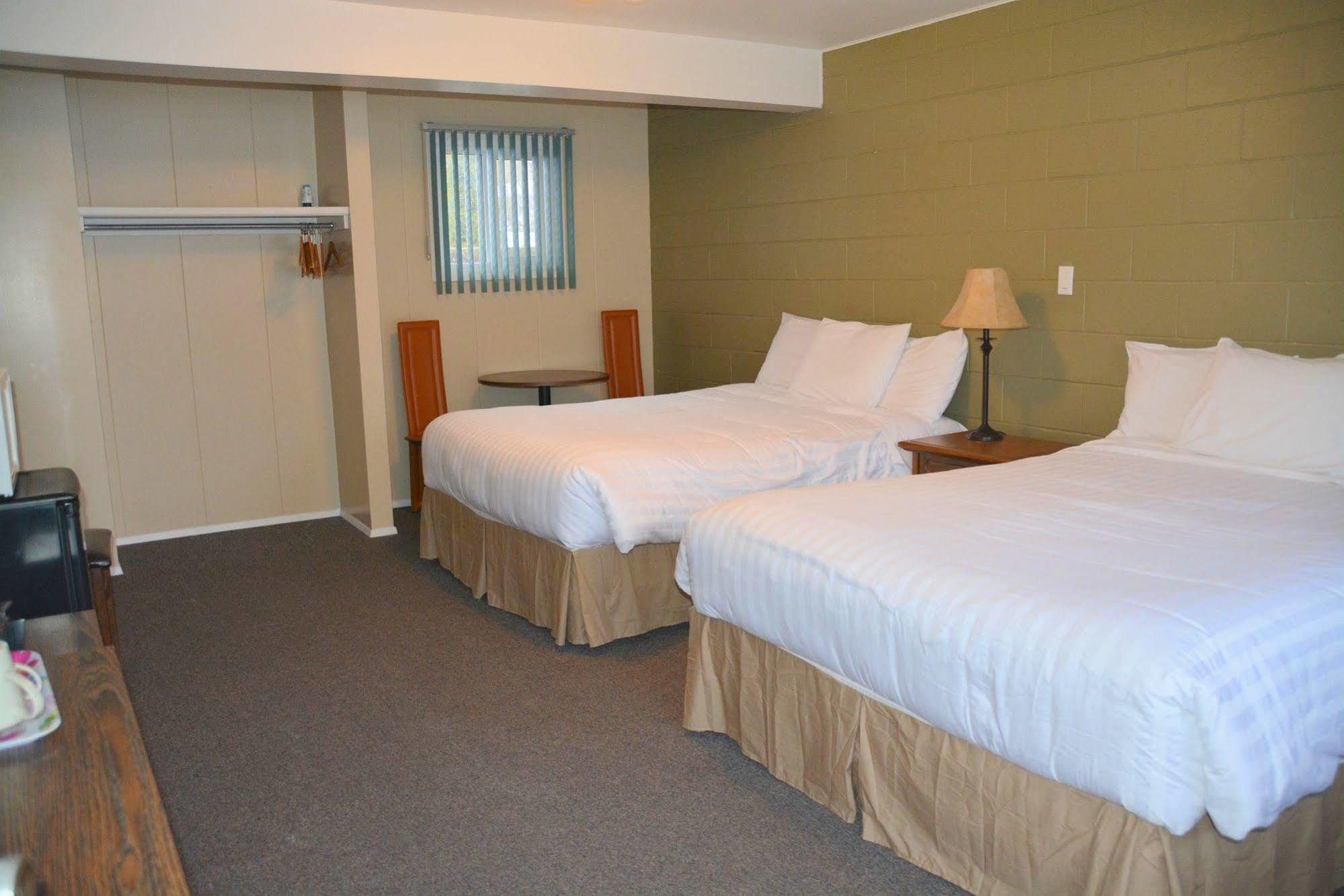 Ray Lyn Motel Trail Eksteriør bilde